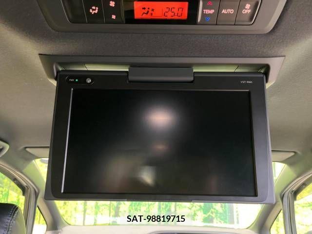 Toyota VOXY 2018-03 288928-3