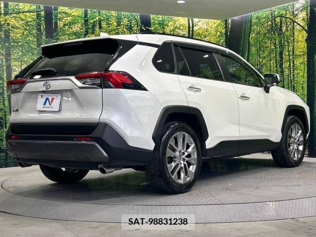 Toyota RAV4 2021-09 338005-17