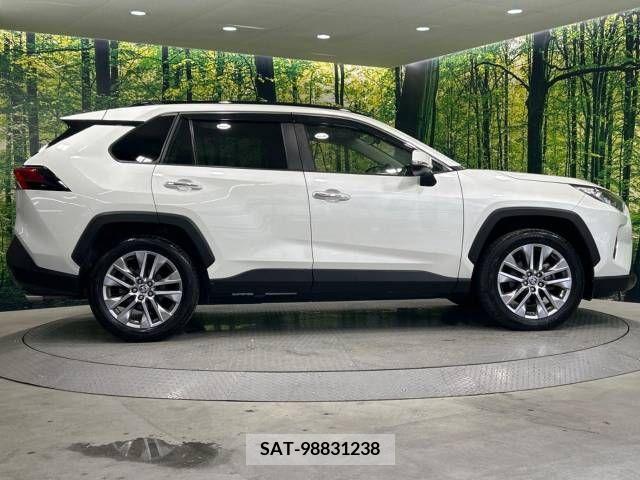 Toyota RAV4 2021-09 338005-16