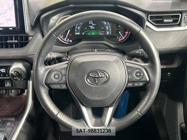 Toyota RAV4 2021-09 338005-11