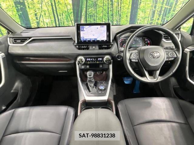 Toyota RAV4 2021-09 338005-1