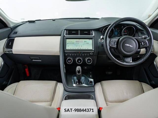 Jaguar E-PACE 2018-05 315788-1
