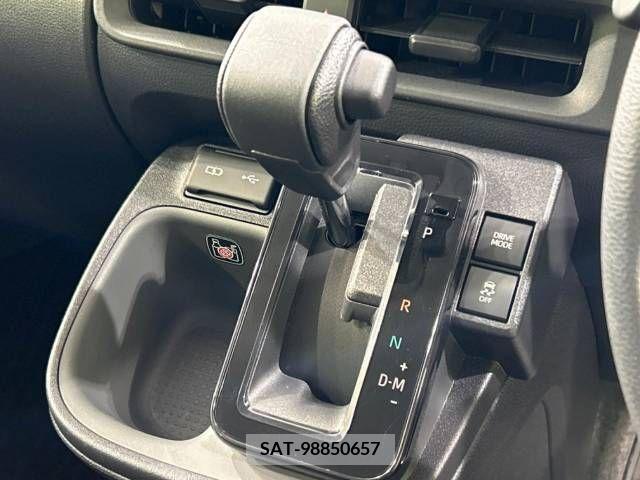 Toyota SIENTA 2023-03 204838-19