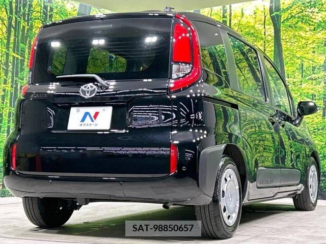 Toyota SIENTA 2023-03 204838-16