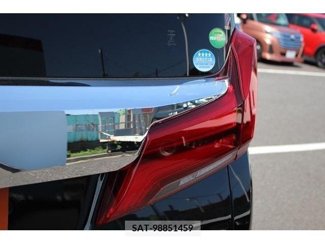 Toyota ALPHARD 2018-03 351814-13