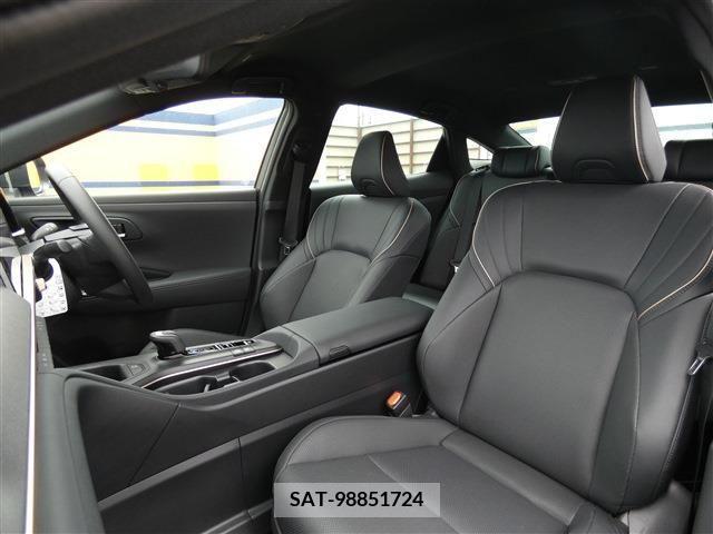 Toyota CROWN 2022-09 300652-24