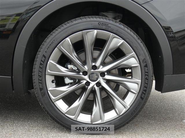 Toyota CROWN 2022-09 300652-23