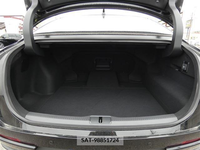 Toyota CROWN 2022-09 300652-8