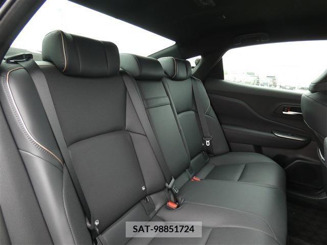 Toyota CROWN 2022-09 300652-7