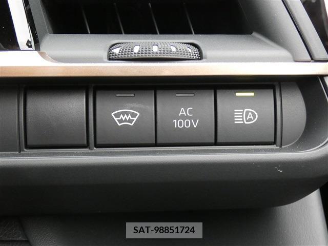 Toyota CROWN 2022-09 300652-18