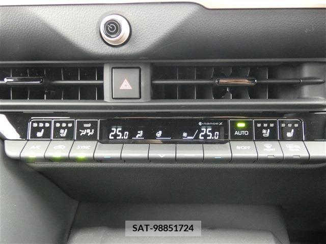 Toyota CROWN 2022-09 300652-11
