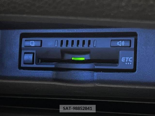 Toyota HARRIER 2017-09 321841-9