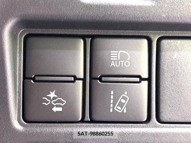 Toyota VOXY 2018-08 211916-4