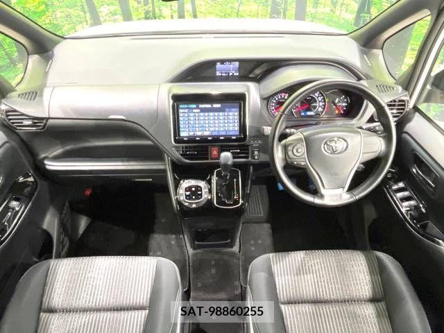 Toyota VOXY 2018-08 211916-1