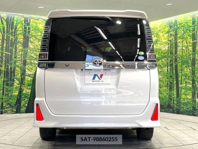 Toyota VOXY 2018-08 211916-16