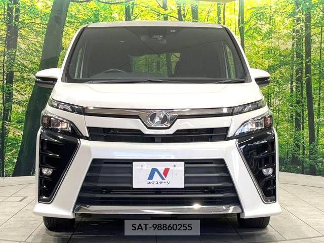 Toyota VOXY 2018-08 211916-15