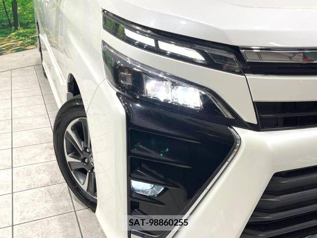 Toyota VOXY 2018-08 211916-13