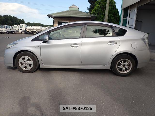Toyota PRIUS 2011-07 350588-6