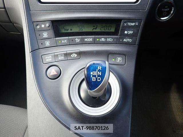 Toyota PRIUS 2011-07 350588-16