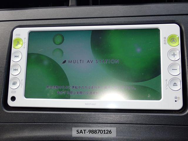 Toyota PRIUS 2011-07 350588-17