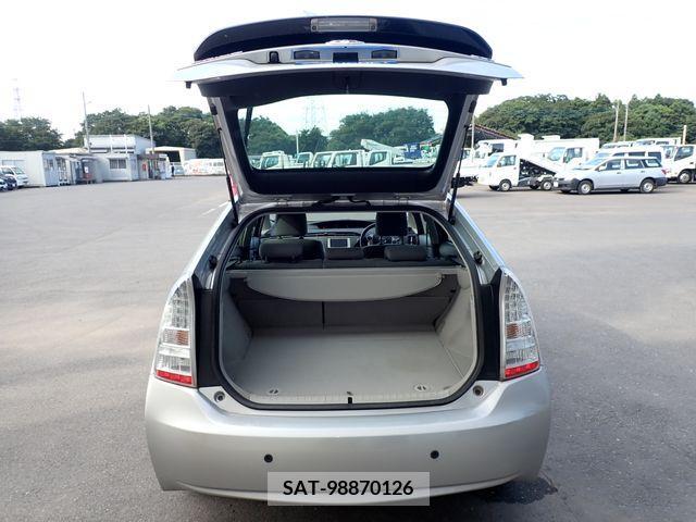 Toyota PRIUS 2011-07 350588-23