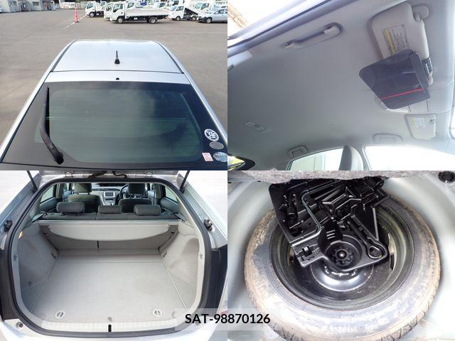 Toyota PRIUS 2011-07 350588-24