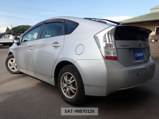 Toyota PRIUS 2011-07 350588-2