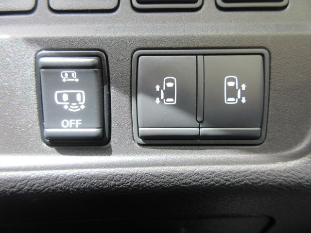 Nissan SERENA 2018-03 5578-20