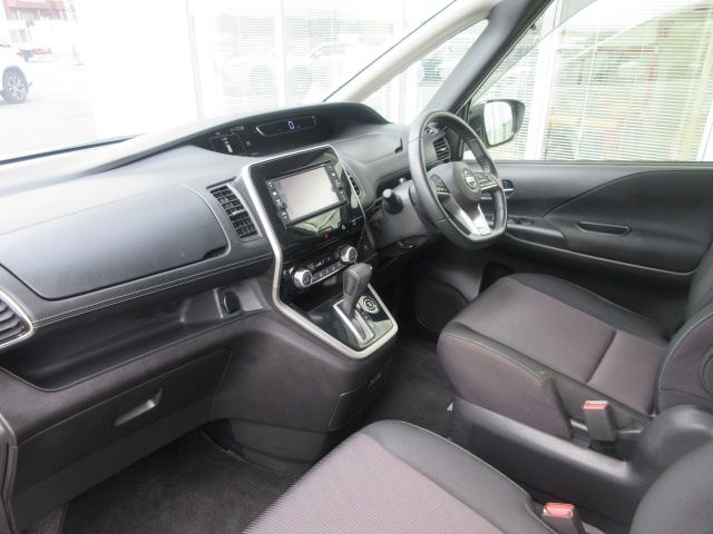 Nissan SERENA 2018-03 5578-4