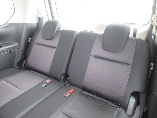Nissan SERENA 2018-03 5578-6