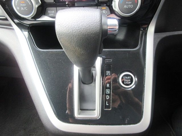 Nissan SERENA 2018-03 5578-16