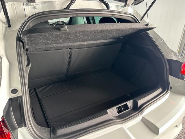 Renault MEGANE 2021-11 17083-16