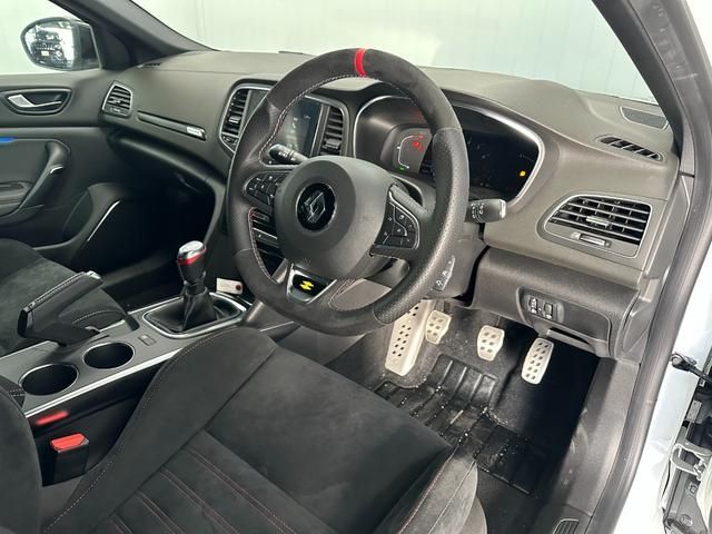 Renault MEGANE 2021-11 17083-1