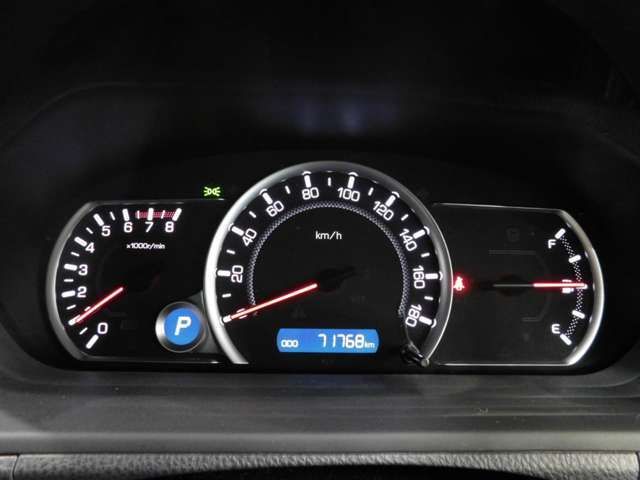 Toyota NOAH 2014-12 10727-17
