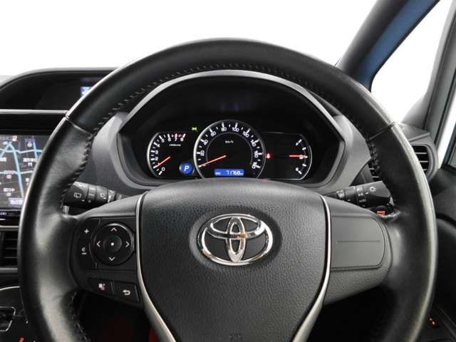 Toyota NOAH 2014-12 10727-15