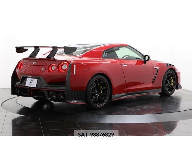 Nissan GT-R 2024-04 270845-3
