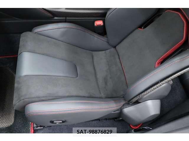 Nissan GT-R 2024-04 270845-6