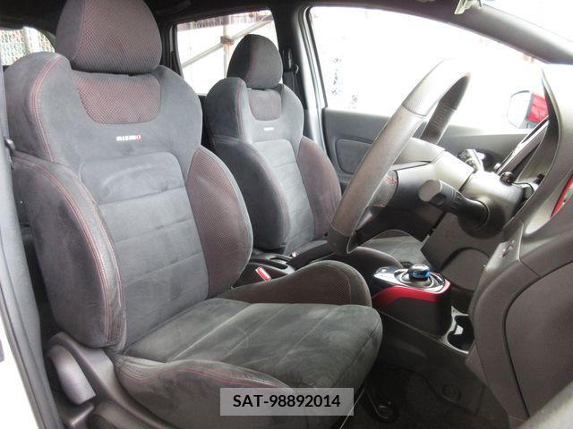 Nissan NOTE 2017-04 305389-5