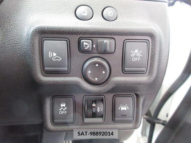 Nissan NOTE 2017-04 305389-21
