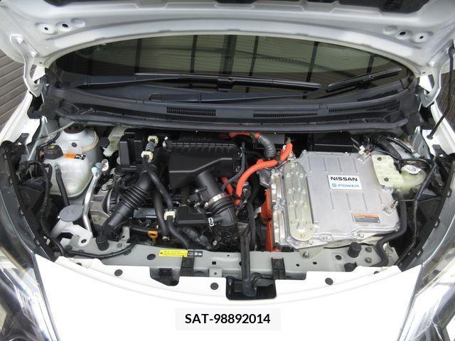 Nissan NOTE 2017-04 305389-3