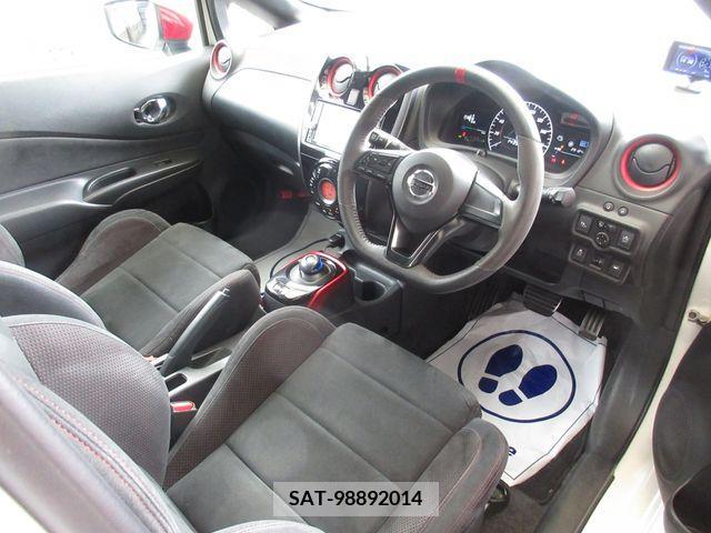 Nissan NOTE 2017-04 305389-6