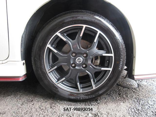 Nissan NOTE 2017-04 305389-4