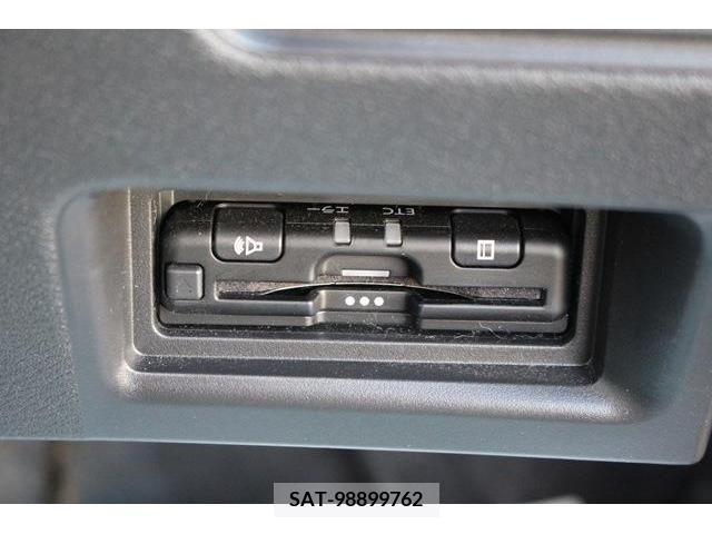 Nissan SERENA 2023-05 284275-3