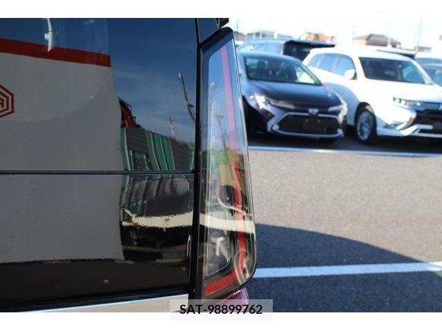 Nissan SERENA 2023-05 284275-10