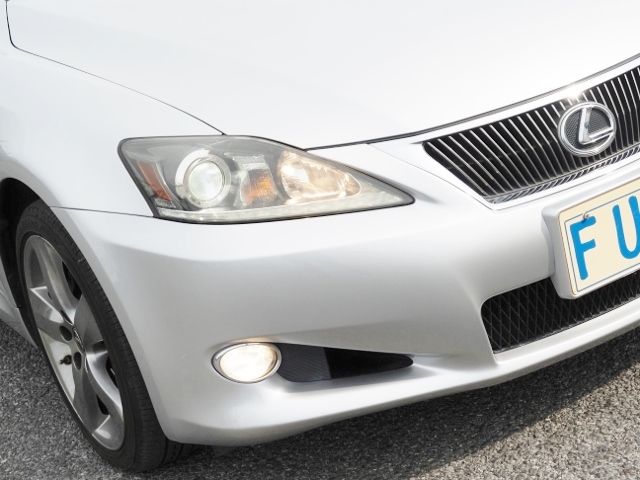 Lexus IS 2010-10 15158-9