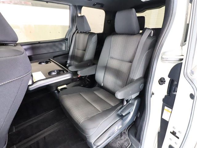 Toyota VOXY 2018-06 5295-6