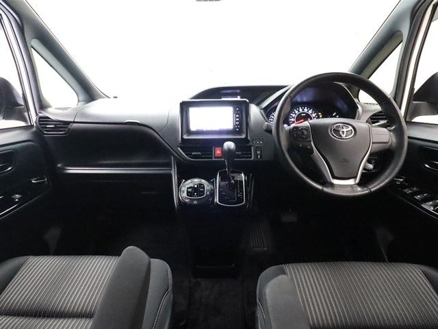 Toyota VOXY 2018-06 5295-2