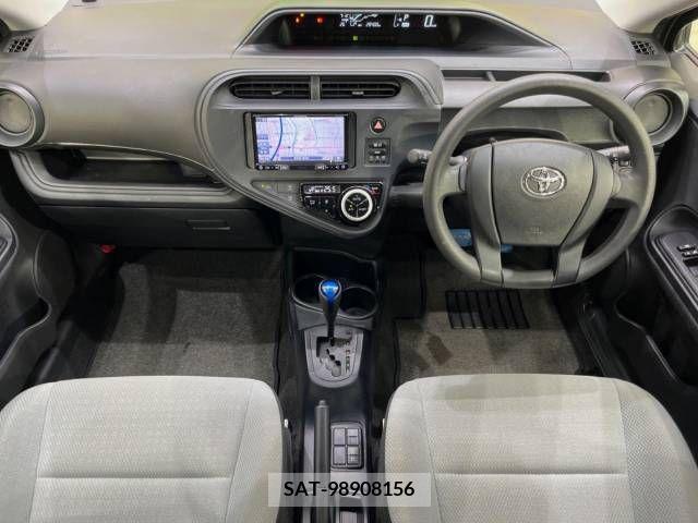 Toyota AQUA 2017-07 328985-1