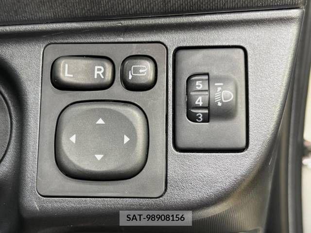 Toyota AQUA 2017-07 328985-5