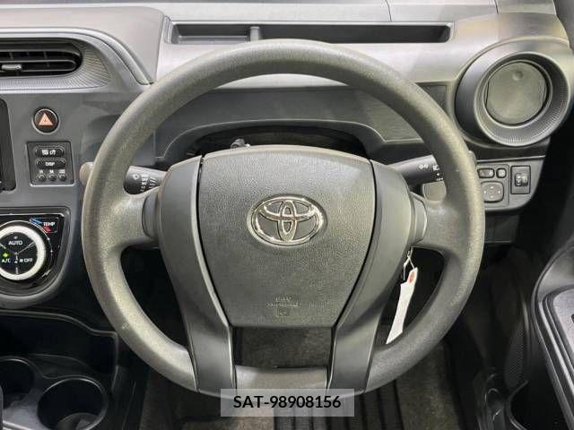 Toyota AQUA 2017-07 328985-11